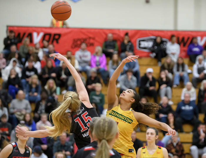 2023-4-2-WAVOR-Girls-GAME-2270-NR-clear